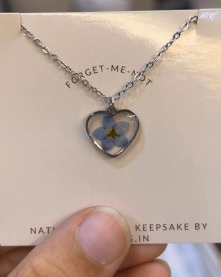 Iris necklace: Forget-me-Not