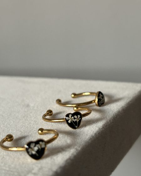 Heart floral ring
