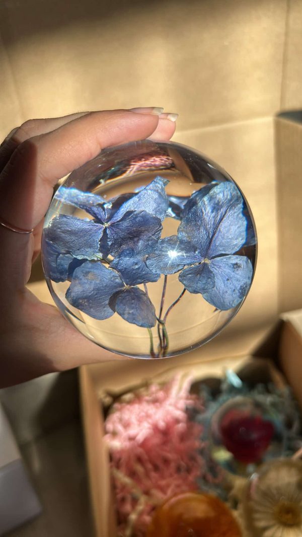 Hydrangea Paper Weight: Blue - Image 4