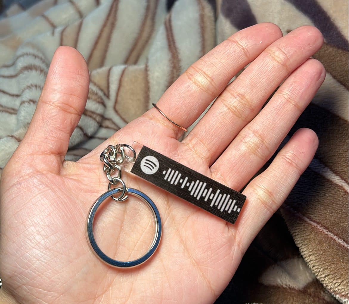 99863CD3-068C-4EBF-BEA2-D06CF0BF4660-e1706107919125-1.jpg Spotify keychain - Image 1