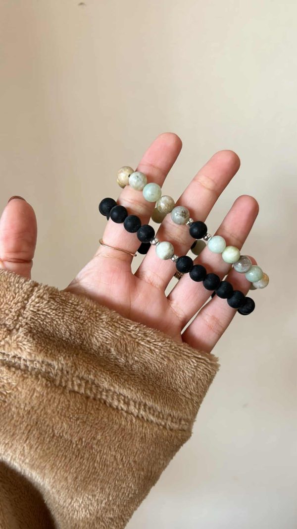 Beaded magnet bracelet - Image 4