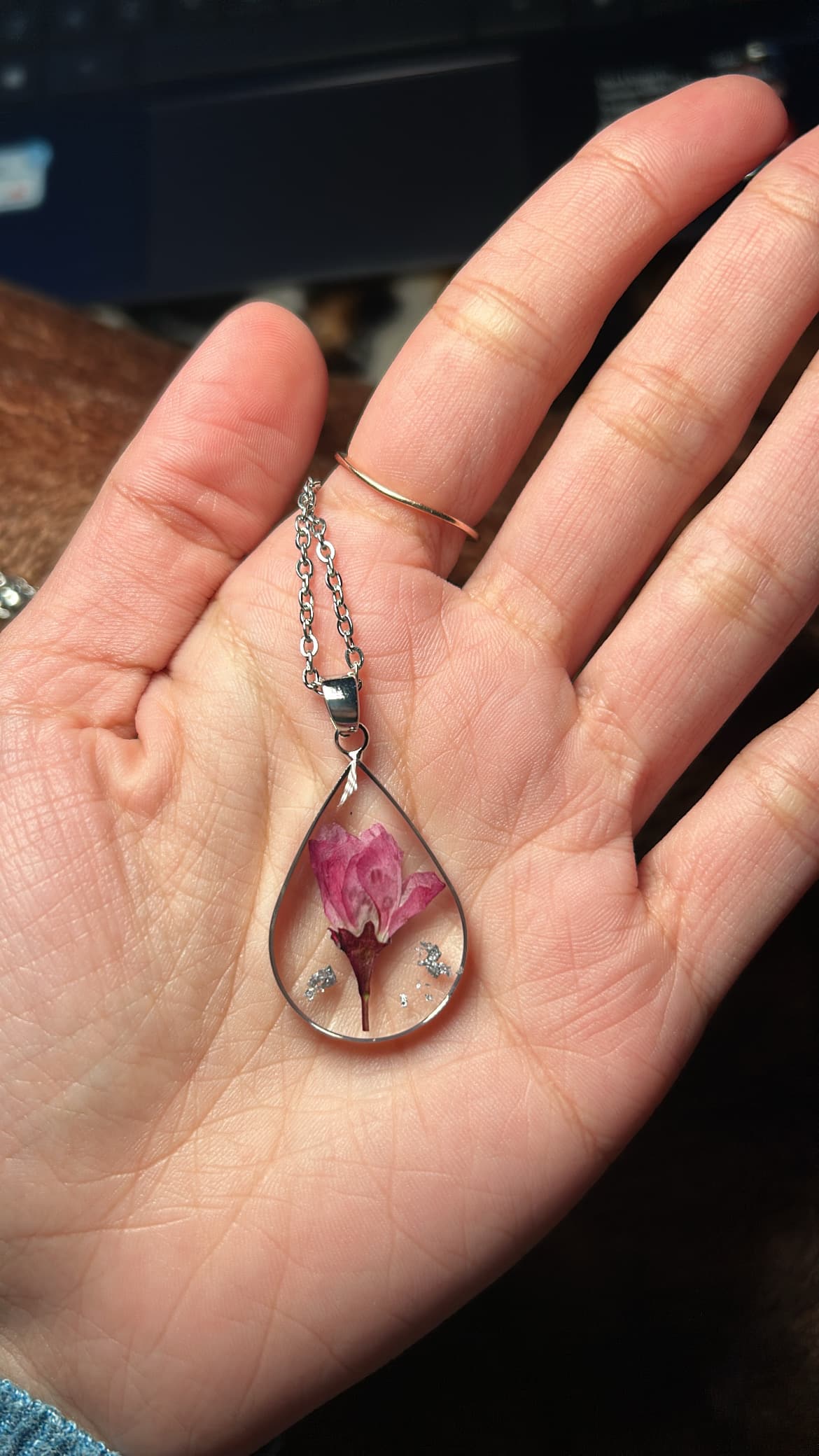 E5D4DFE1-0488-4A0A-AA83-924BCCCD5A4B-1.jpg Cherry blossom necklace - Image 1