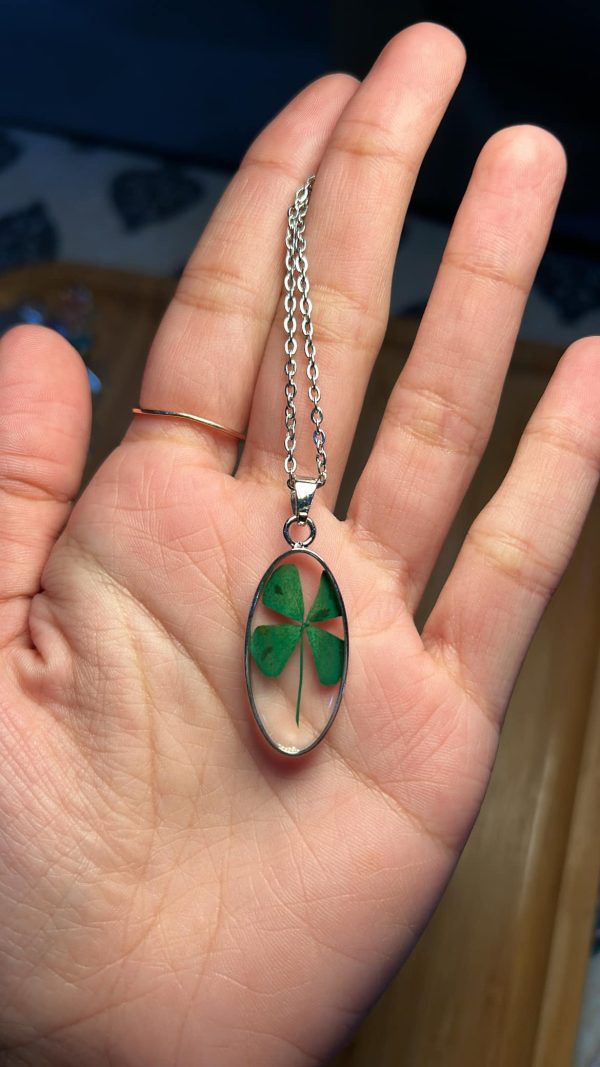 Four-leaf clover necklace: Oval - Image 2