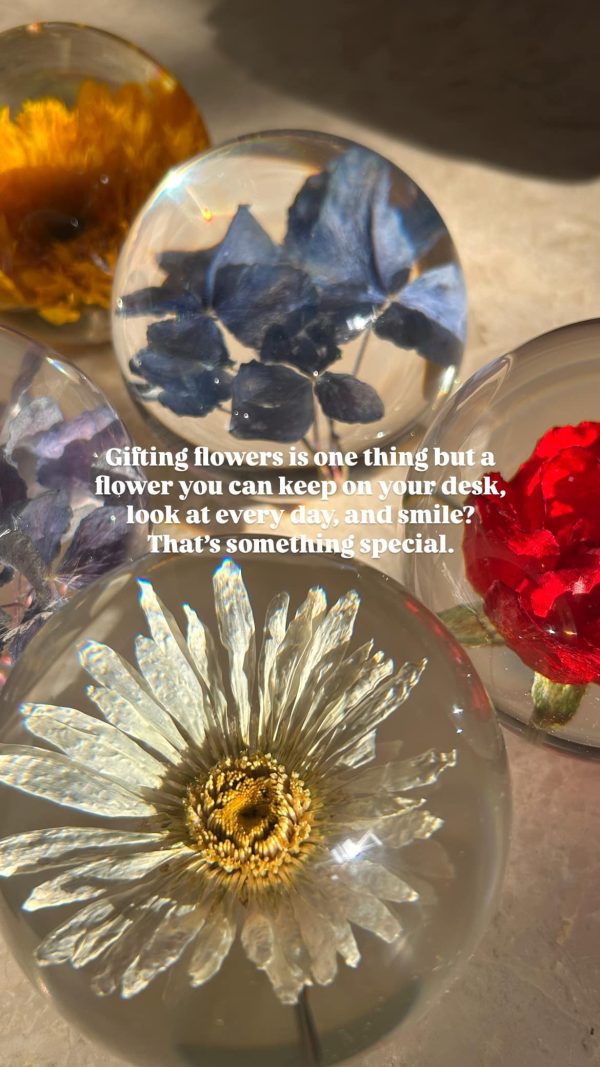 Hydrangea Paper Weight: Blue - Image 6