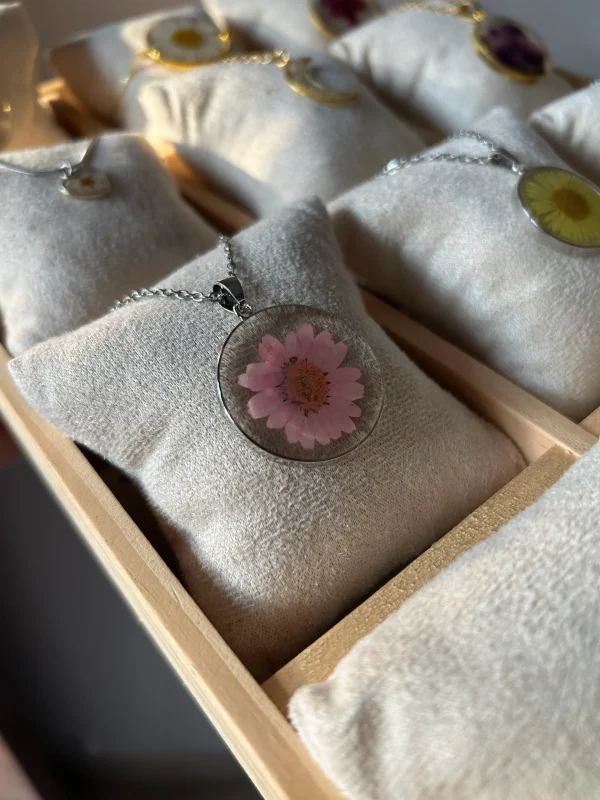 Daisy necklace - Image 5