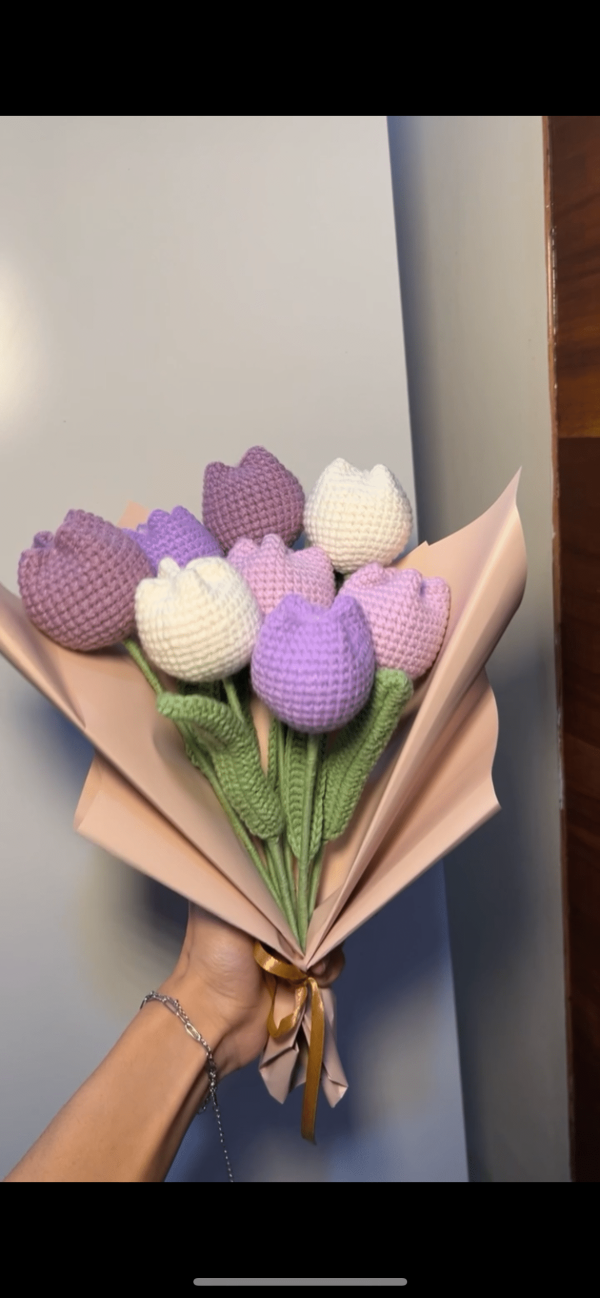 Tulips: shades of purple - Image 2