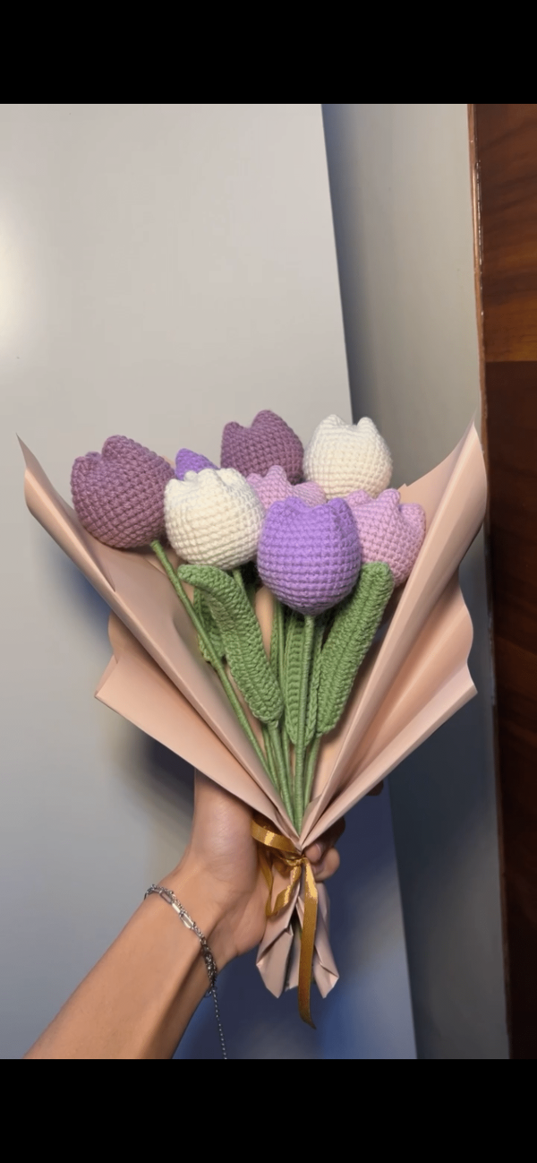 Tulips: shades of purple - Image 3