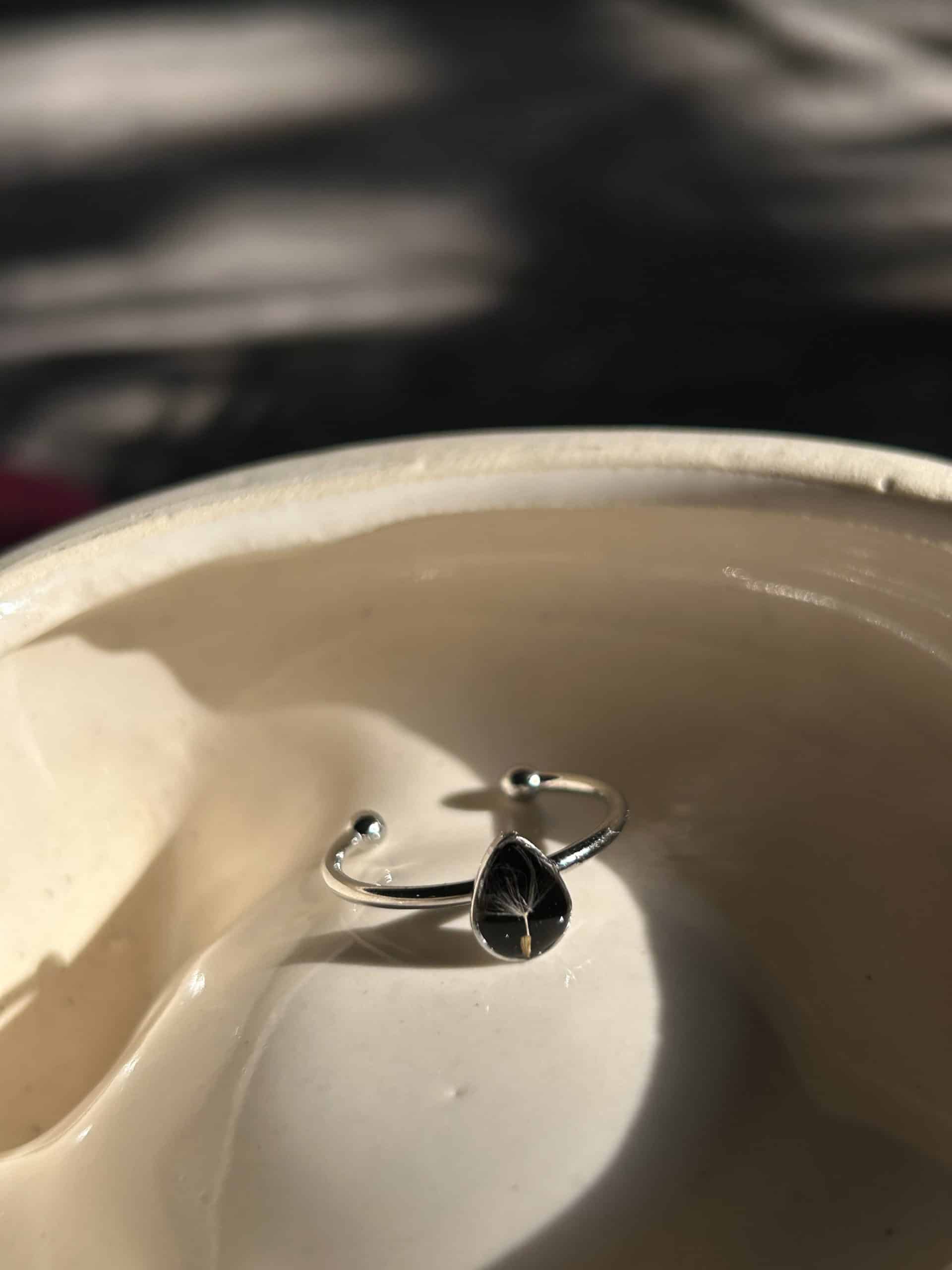 IMG_9970-scaled-2.jpeg Dandelion seed ring - Image 1