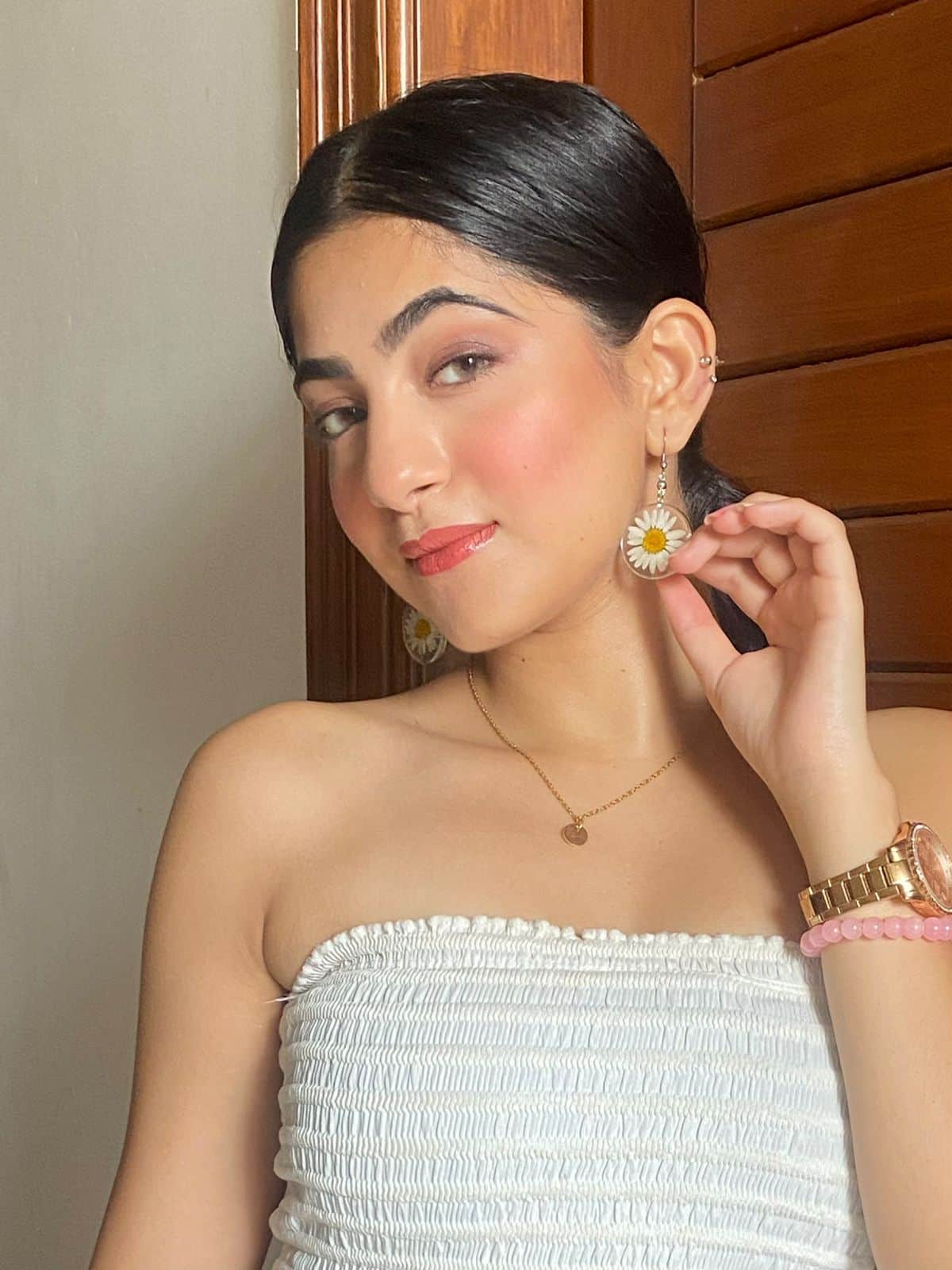 WhatsApp-Image-2023-10-27-at-10.19.58-PM-1.jpeg Mellow Daisy earrings - Image 1