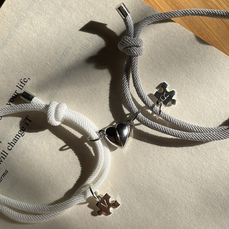 Heart Magenet bracelet