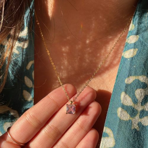 Sparkles necklace and studs 1-min